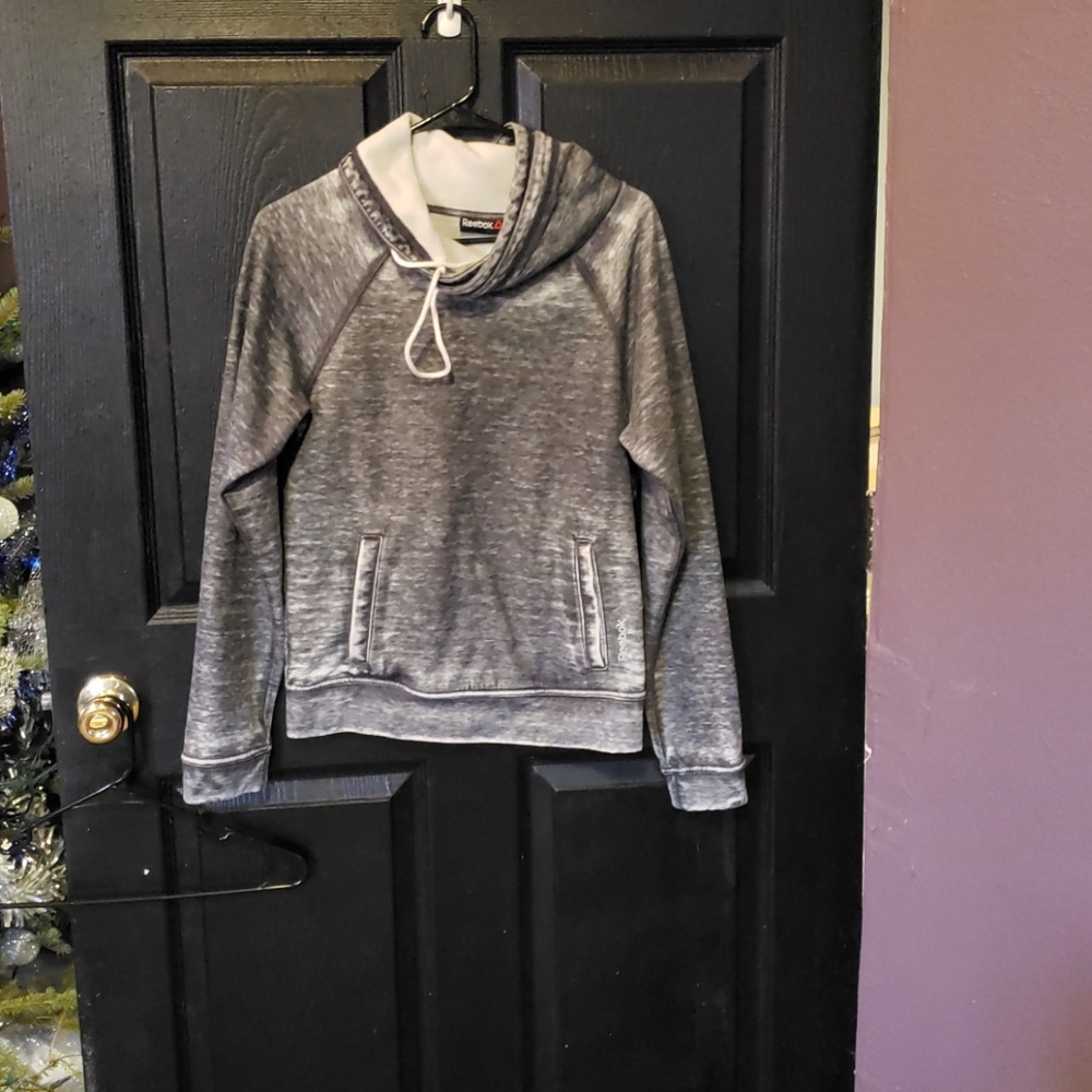 Reebok Pullover